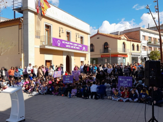 Acte 8M plaça de la Vila 8 març 2024 ret.jpg