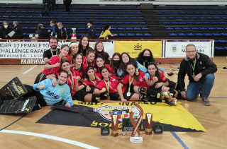 Campiones Europa Hoquei Sub 17 desembre 2021 ret.jpg