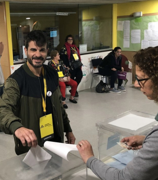 Oriol Lozano ERC votant 26 maig 2019.jpg